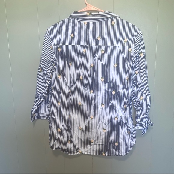 Marc New York Andrew Marc Navy and White Button Down Flower Embroidery Medium - Picture 6 of 6